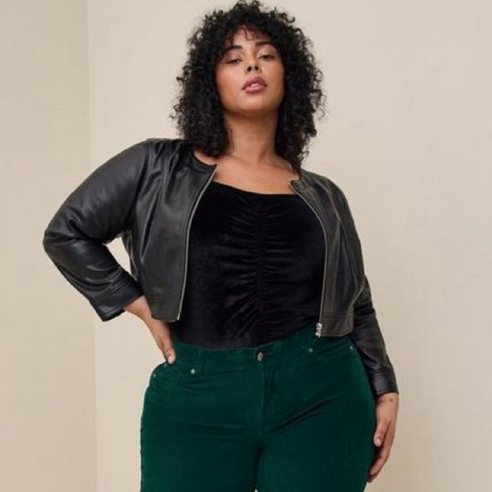 Torrid Black Stretch Velvet Shirred Front Off The Shoulder Top Plus Size 2X - Picture 2 of 11
